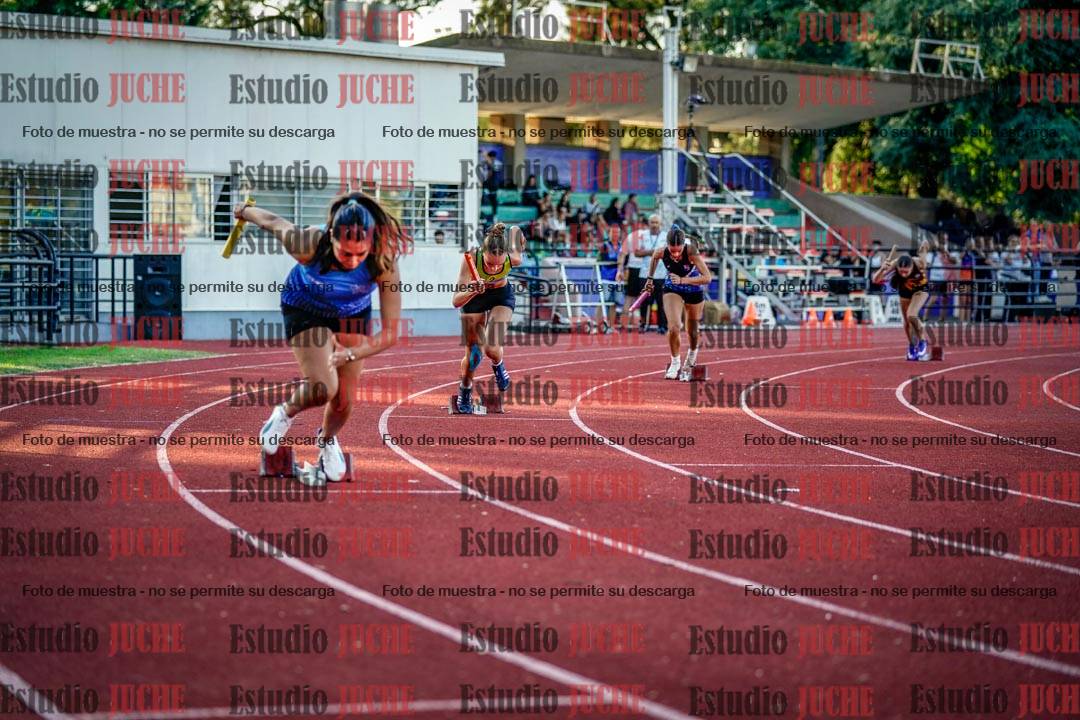Fotos de los relevos 4x100 m de mujeres