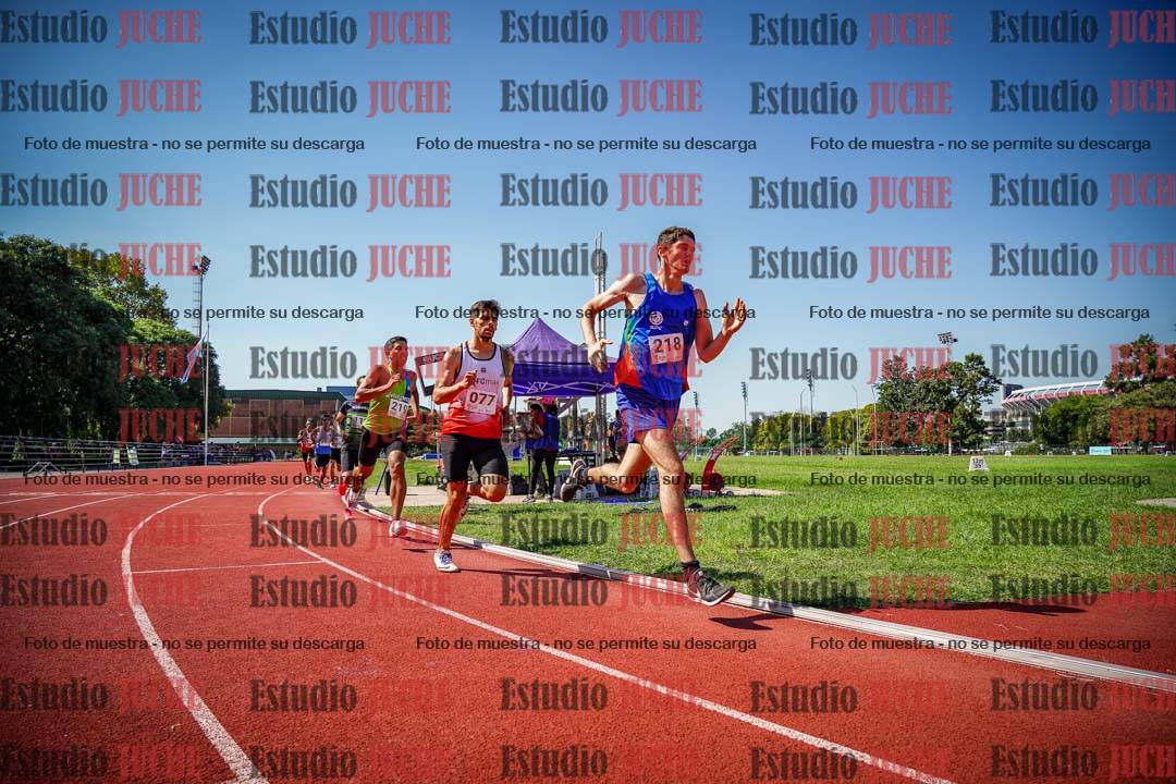 Fotos de los 800 m llanos de varones