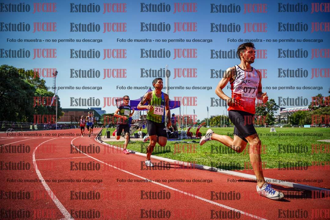 Fotos de los 800 m llanos de varones