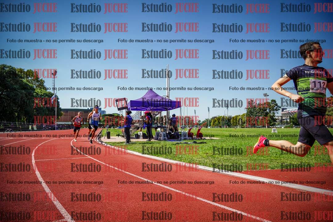 Fotos de los 800 m llanos de varones