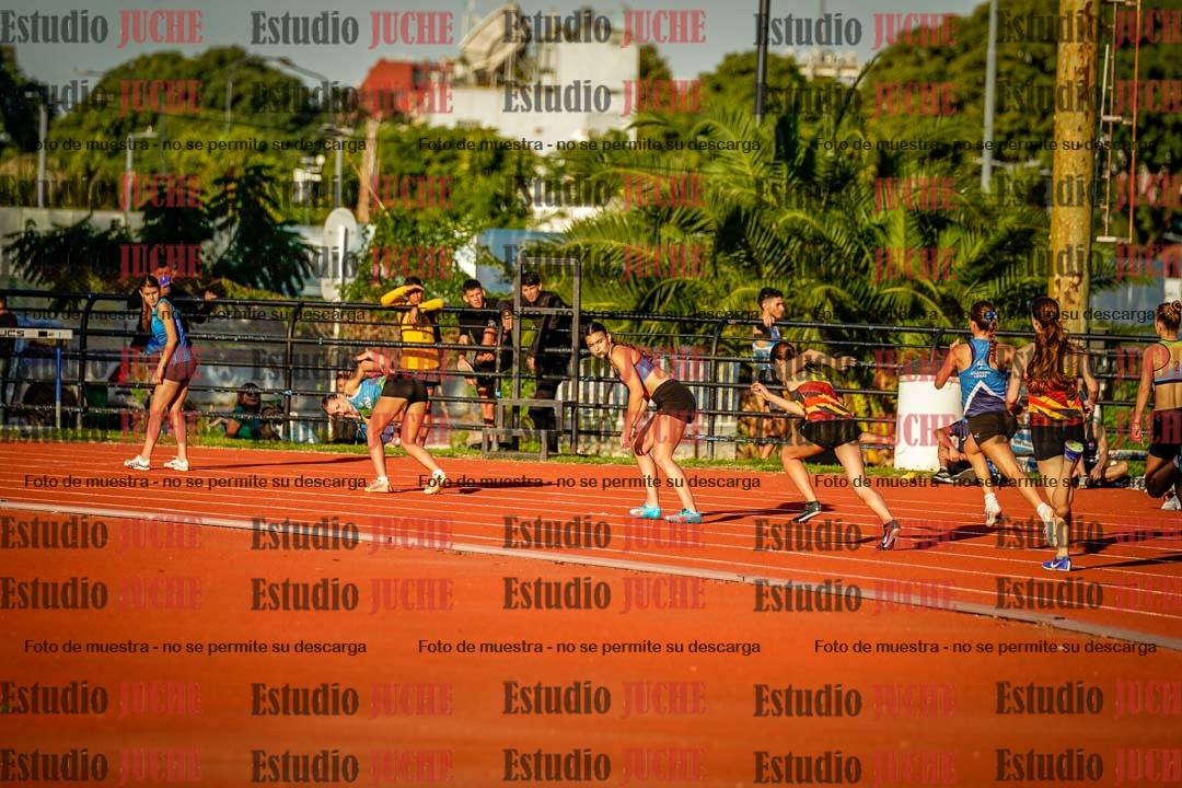 Fotos de los relevos 4x100 m de mujeres