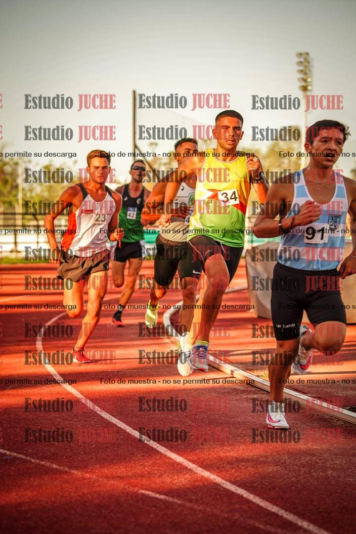 Fotos de los 3000 m llanos de varones