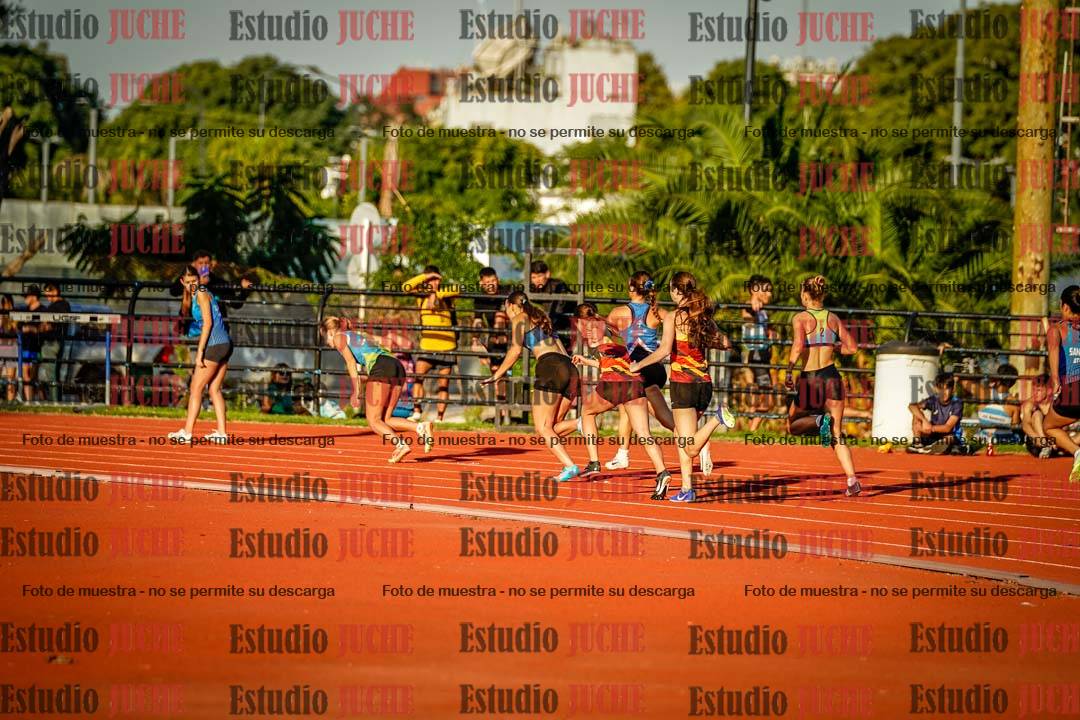 Fotos de los relevos 4x100 m de mujeres