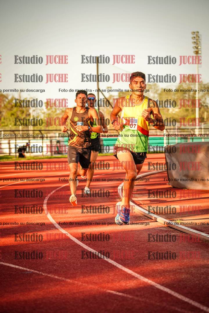 Fotos de los 3000 m llanos de varones