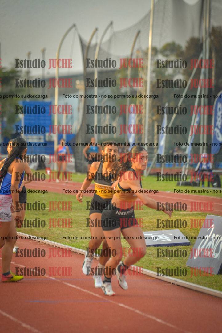 Fotos de las postas 4x400 m llanos de mujeres