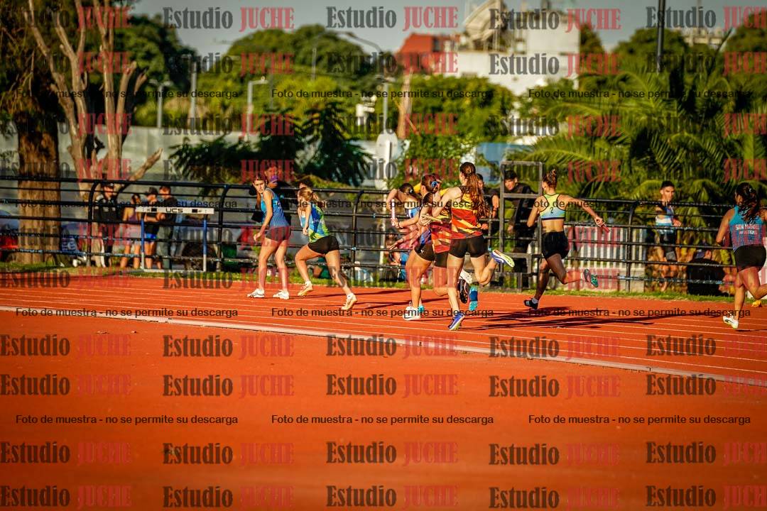 Fotos de los relevos 4x100 m de mujeres