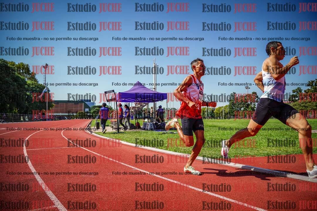 Fotos de los 800 m llanos de varones