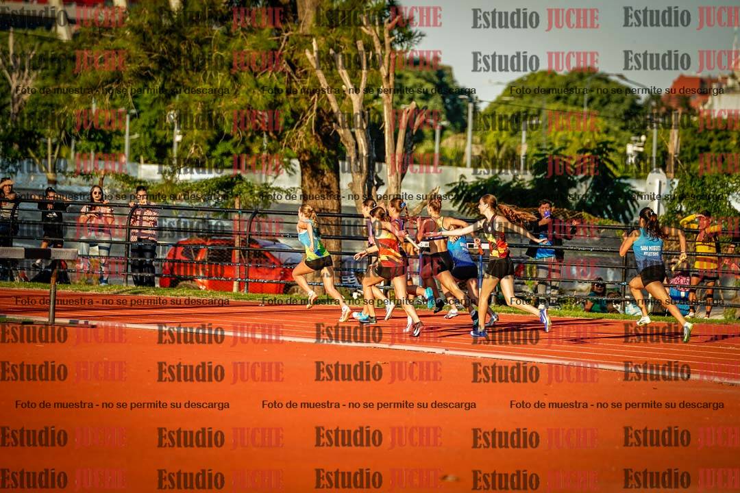 Fotos de los relevos 4x100 m de mujeres