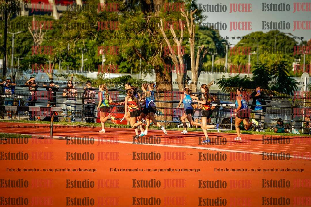 Fotos de los relevos 4x100 m de mujeres