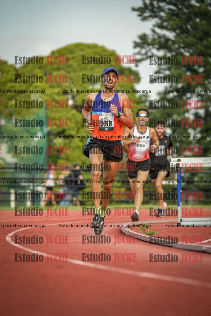 Fotos de los 3000 m llanos de varones