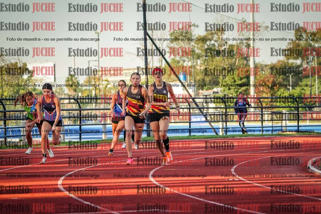 Fotos de los relevos 4x100 m de mujeres