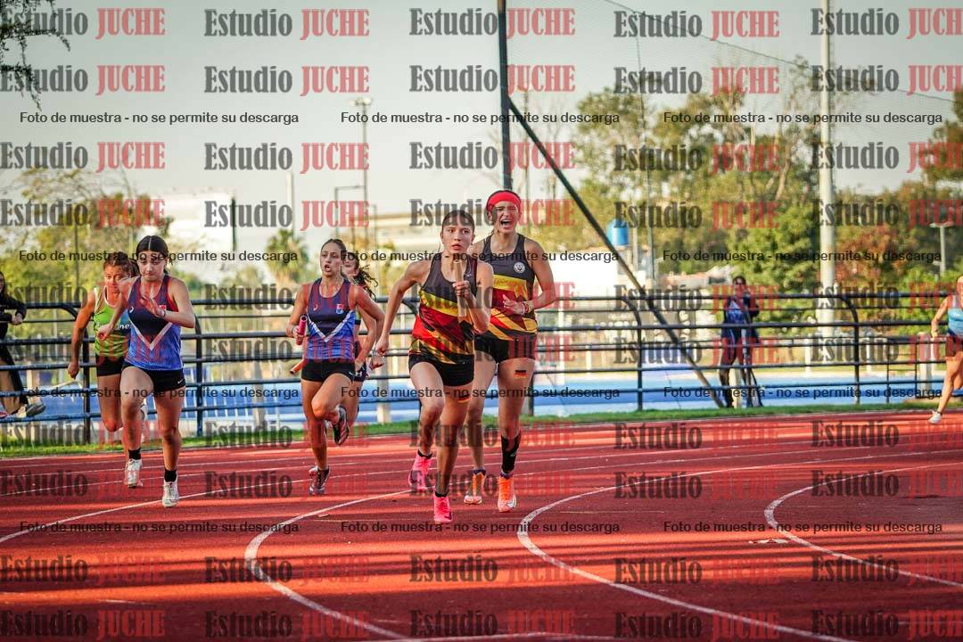 Fotos de los relevos 4x100 m de mujeres