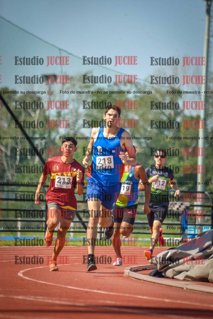 Fotos de los 800 m llanos de varones