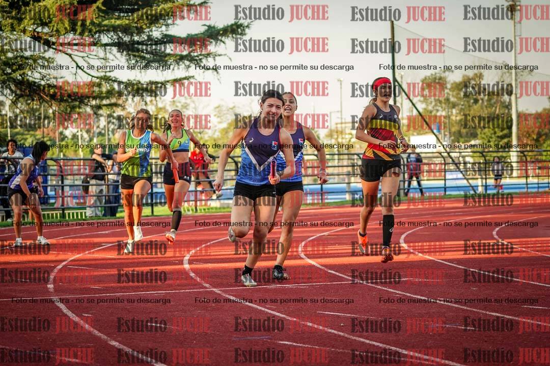Fotos de los relevos 4x100 m de mujeres