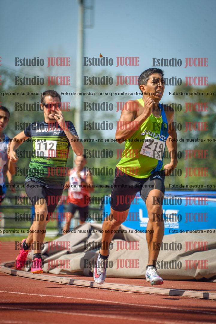 Fotos de los 800 m llanos de varones