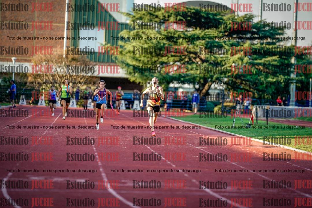 Fotos de los relevos 4x100 m de mujeres