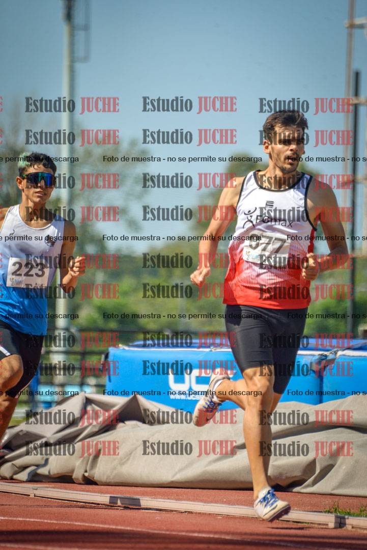 Fotos de los 800 m llanos de varones