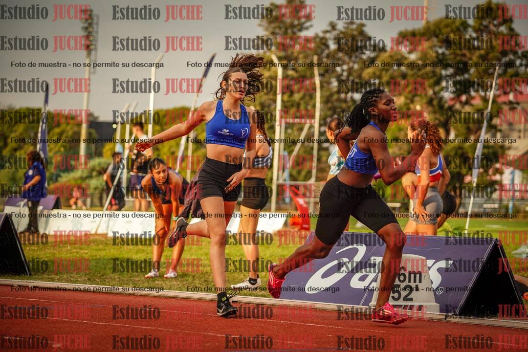 Fotos de las postas 4x400 m llanos de mujeres