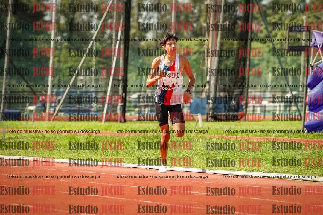 Fotos de los 800 m llanos de varones