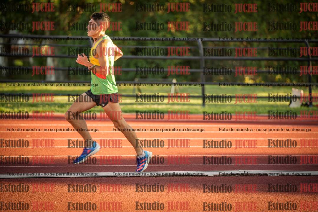 Fotos de los 3000 m llanos de varones