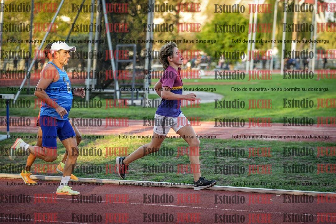 Fotos de los 3000 m llanos de varones