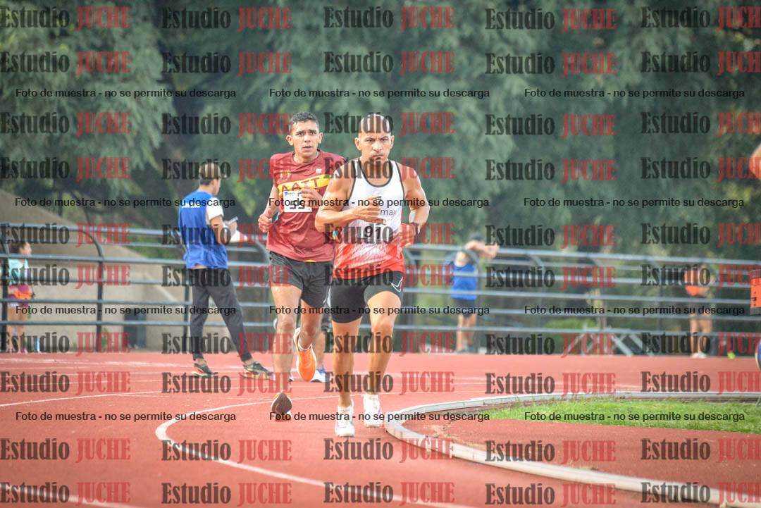 Fotos de los 3000 m llanos de varones