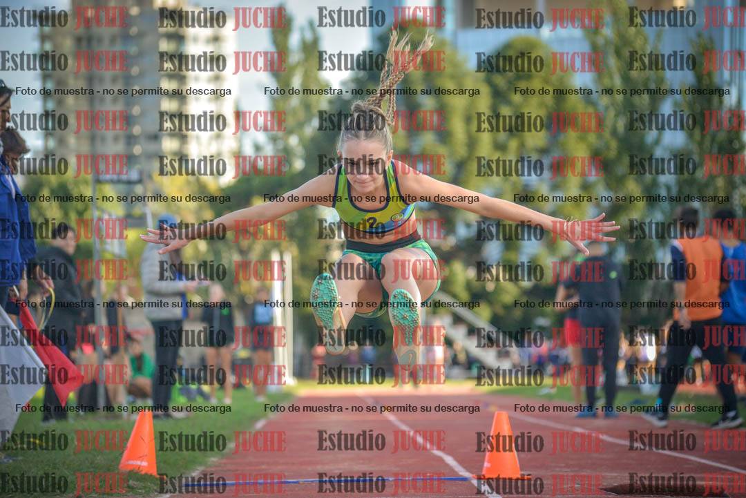 Fotos del salto en largo - mujeres U16
