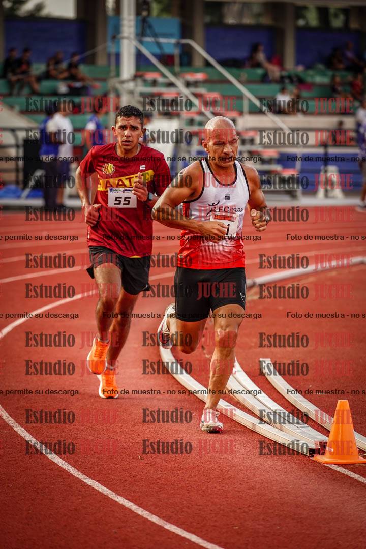Fotos de los 3000 m llanos de varones