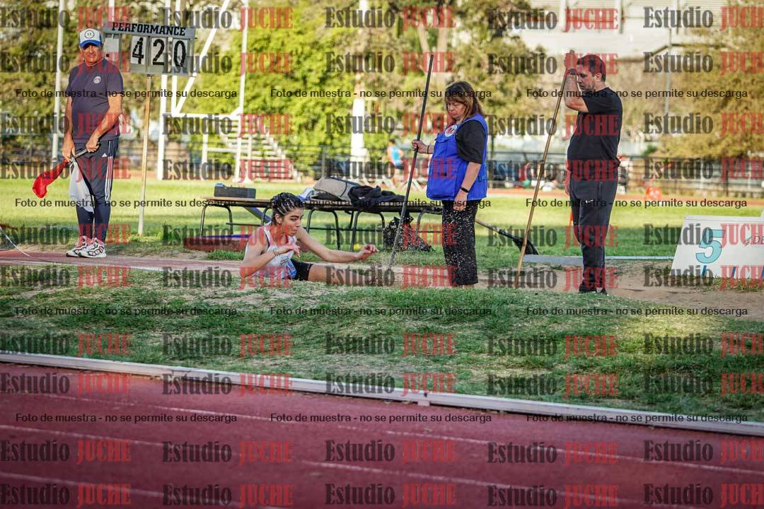 Fotos del salto en largo de mujeres