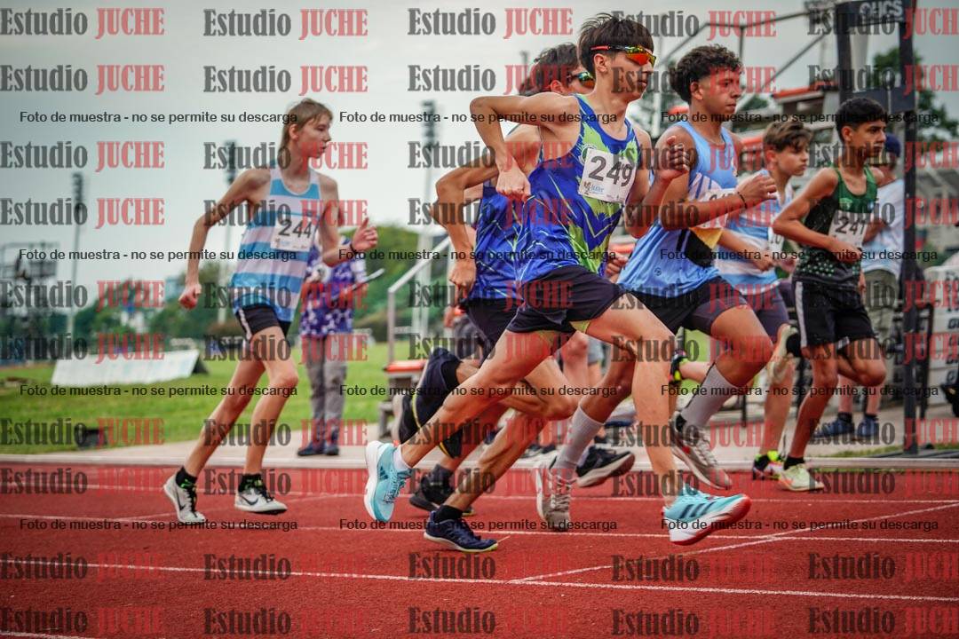 Fotos de los 2400 m de varones