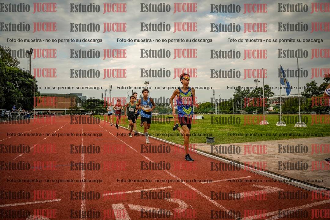 Fotos de los 2400 m de varones