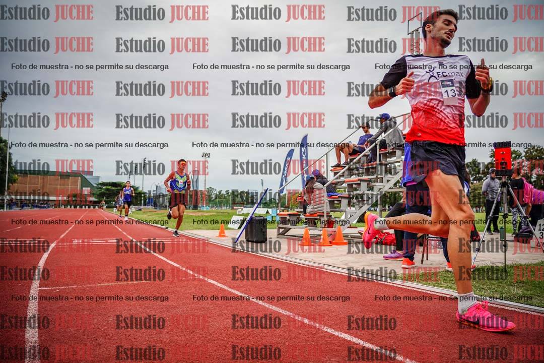 Fotos de los 3000 m llanos de varones