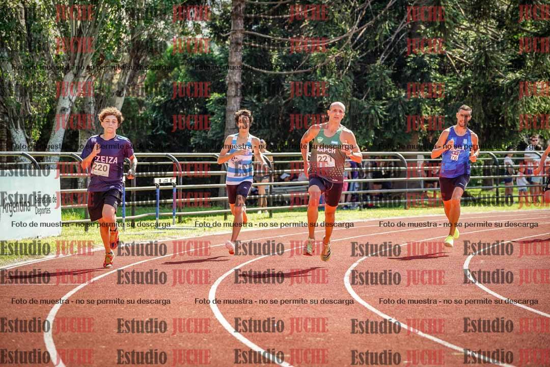 Fotos de los 800 m llanos de varones