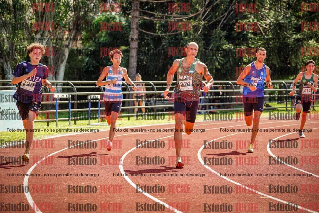 Fotos de los 800 m llanos de varones