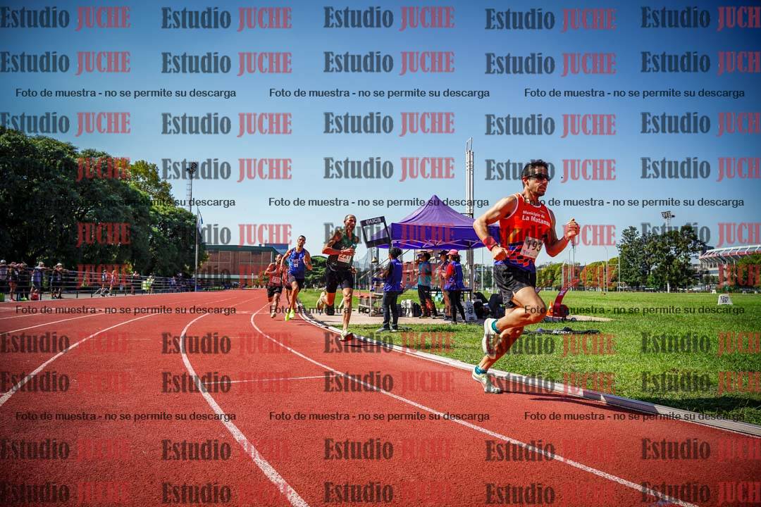 Fotos de los 800 m llanos de varones