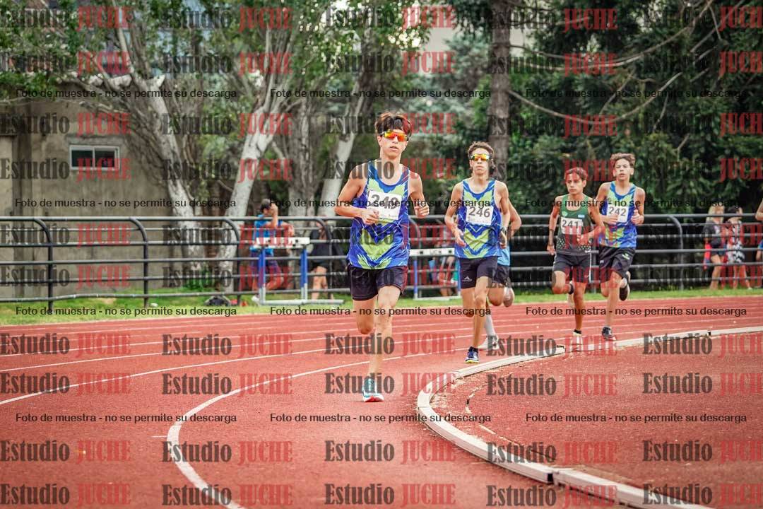 Fotos de los 2400 m de varones