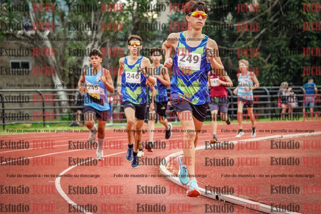 Fotos de los 2400 m de varones