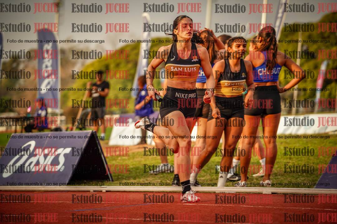 Fotos de las postas 4x400 m llanos de mujeres
