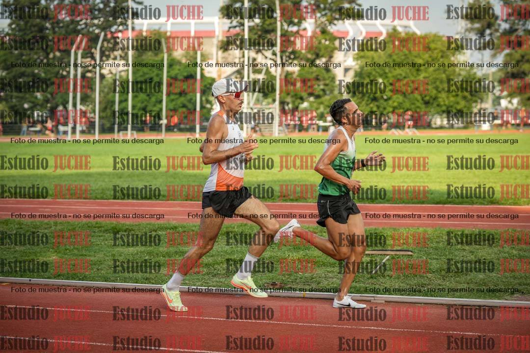 Fotos de los 3000 m llanos de varones