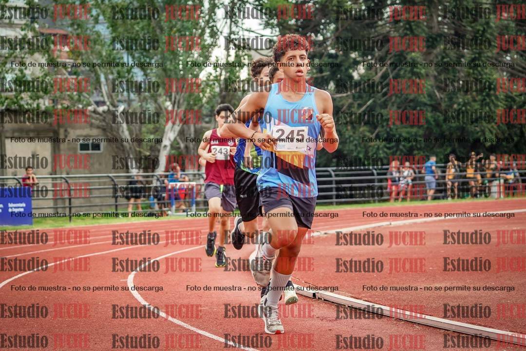 Fotos de los 2400 m de varones