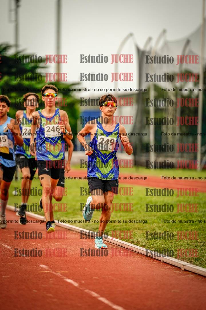 Fotos de los 2400 m de varones