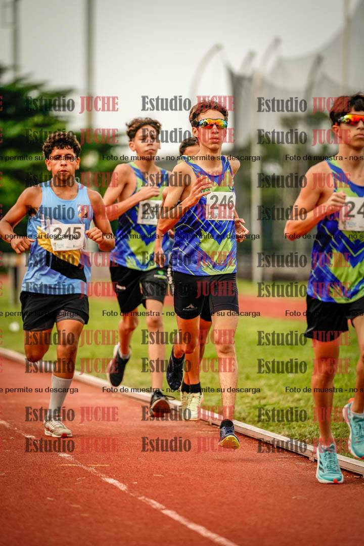 Fotos de los 2400 m de varones