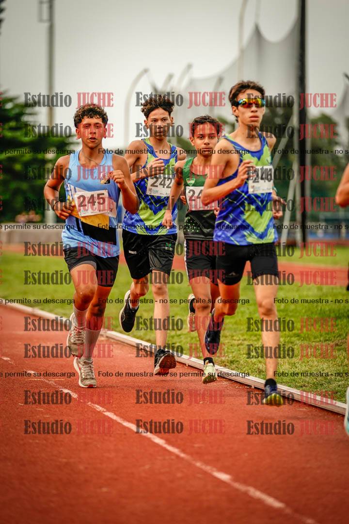 Fotos de los 2400 m de varones