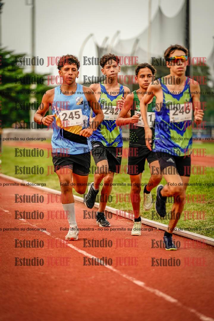 Fotos de los 2400 m de varones
