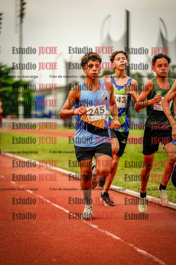 Fotos de los 2400 m de varones
