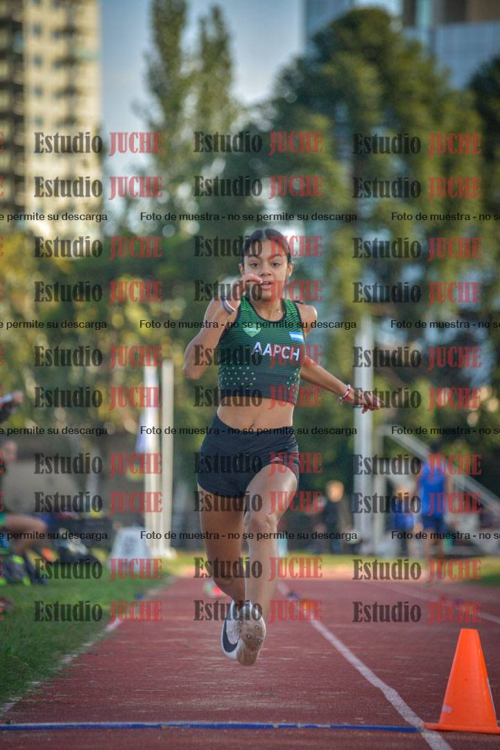 Fotos del salto en largo - mujeres U16