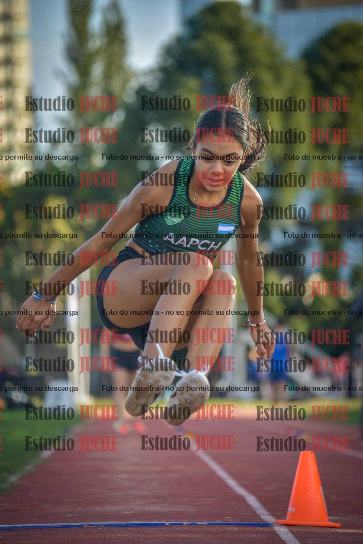 Fotos del salto en largo - mujeres U16
