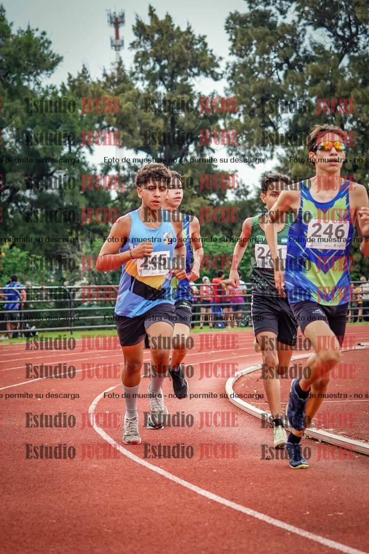 Fotos de los 2400 m de varones