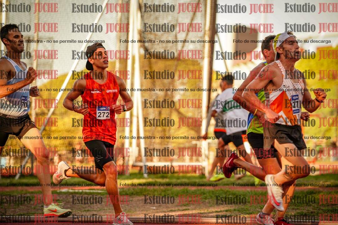 Fotos de los 3000 m llanos de varones