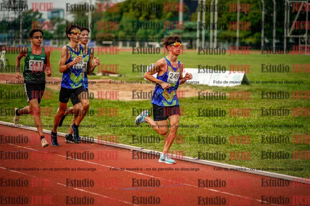 Fotos de los 2400 m de varones